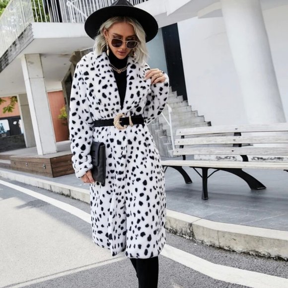 Dalmatian Print Fuzzy Coat Without Belt - Picture 1 of 2